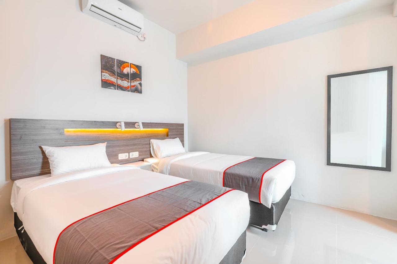 Super Oyo Collection O 16 Vittoria Residence Jakarta Buitenkant foto