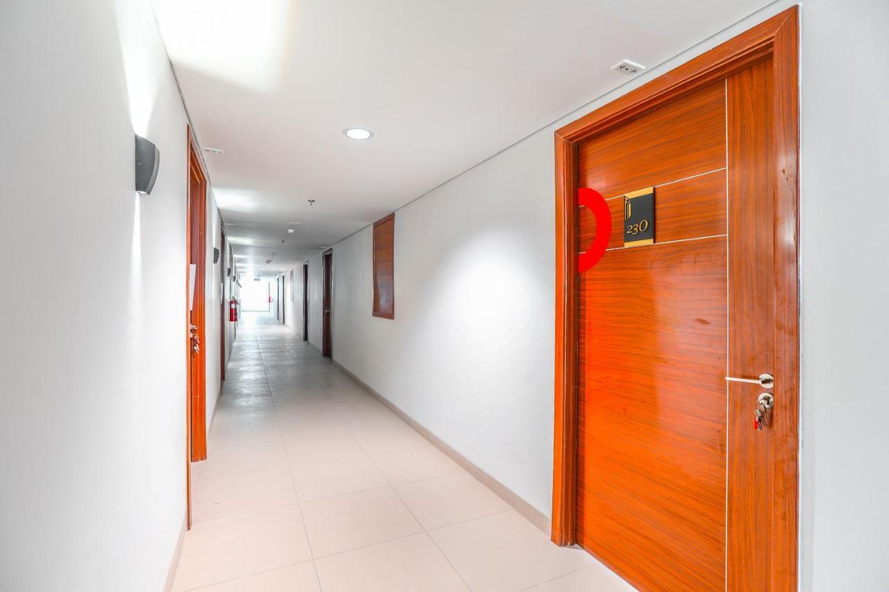 Super Oyo Collection O 16 Vittoria Residence Jakarta Buitenkant foto