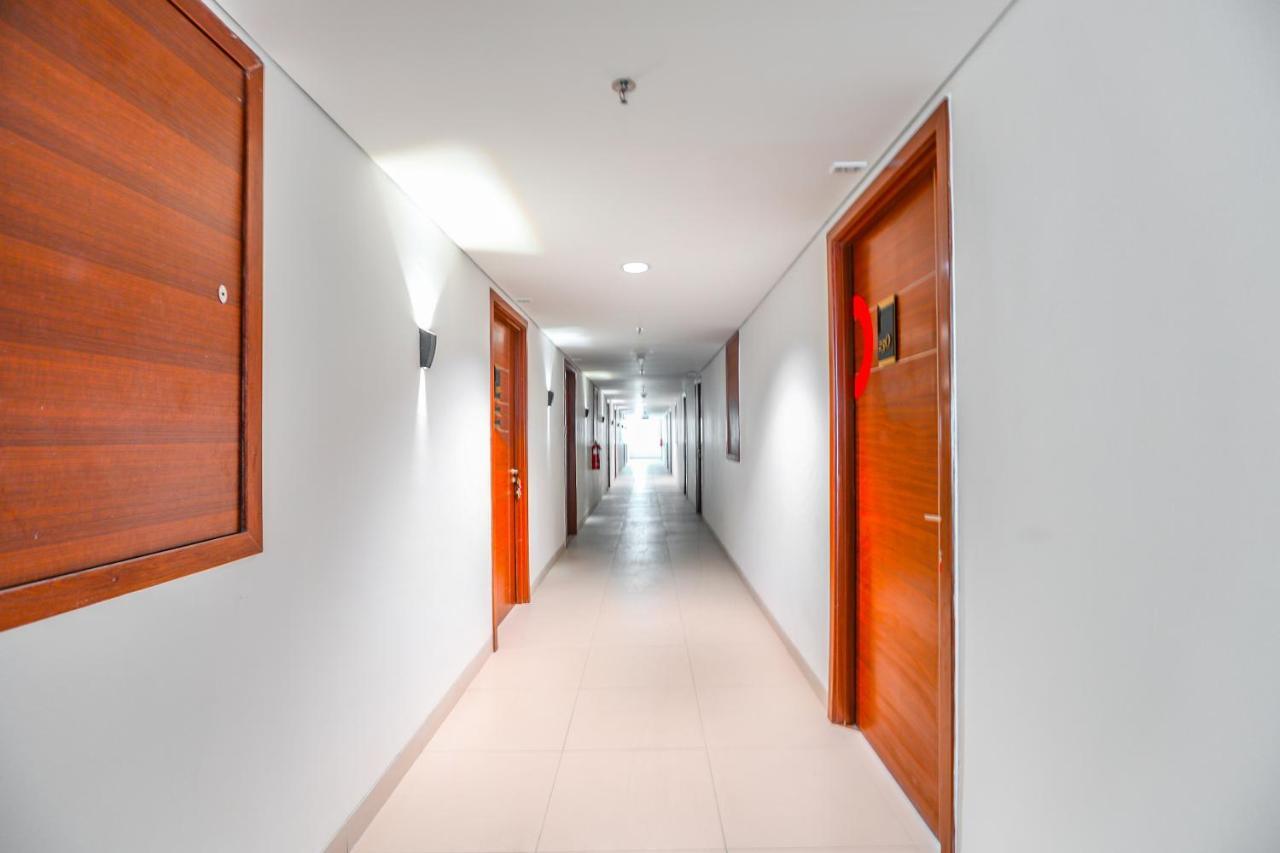 Super Oyo Collection O 16 Vittoria Residence Jakarta Buitenkant foto