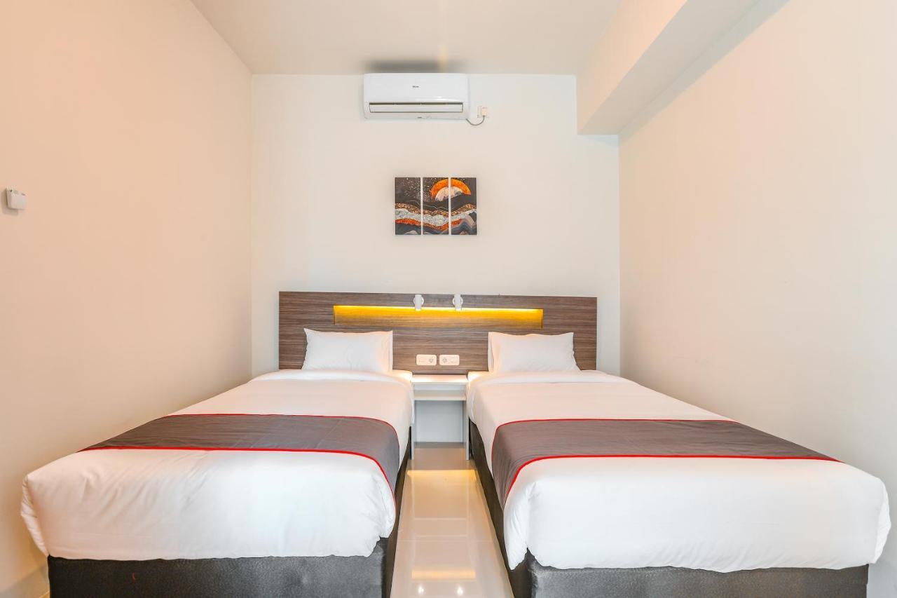 Super Oyo Collection O 16 Vittoria Residence Jakarta Buitenkant foto