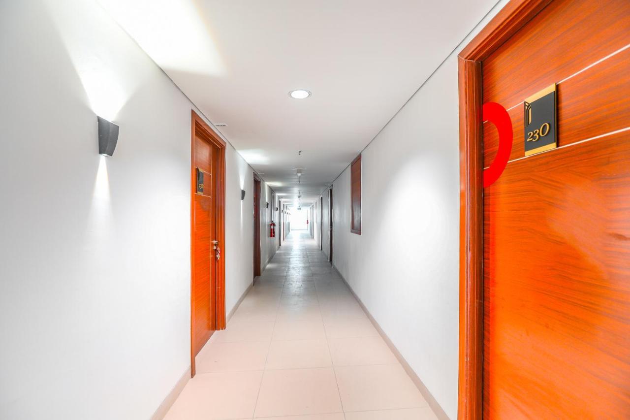 Super Oyo Collection O 16 Vittoria Residence Jakarta Buitenkant foto