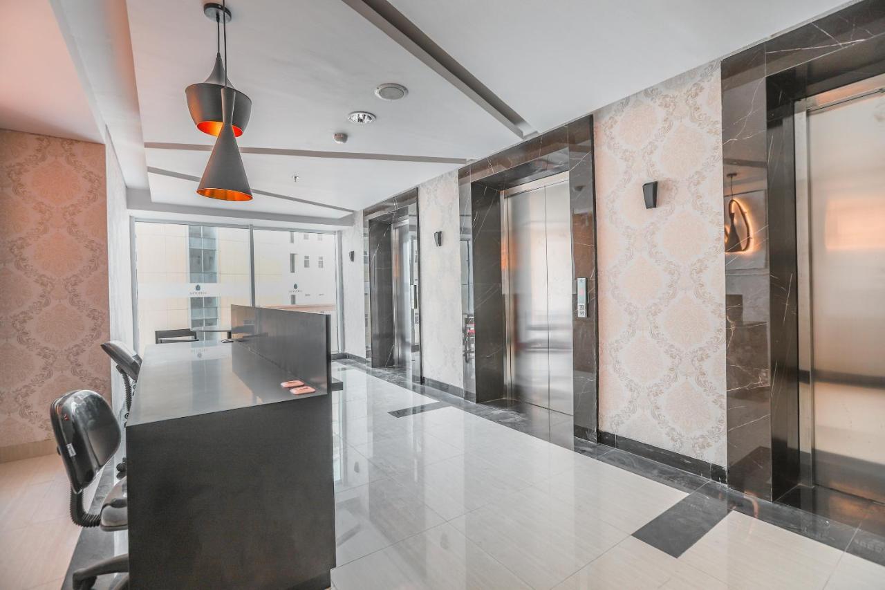 Super Oyo Collection O 16 Vittoria Residence Jakarta Buitenkant foto